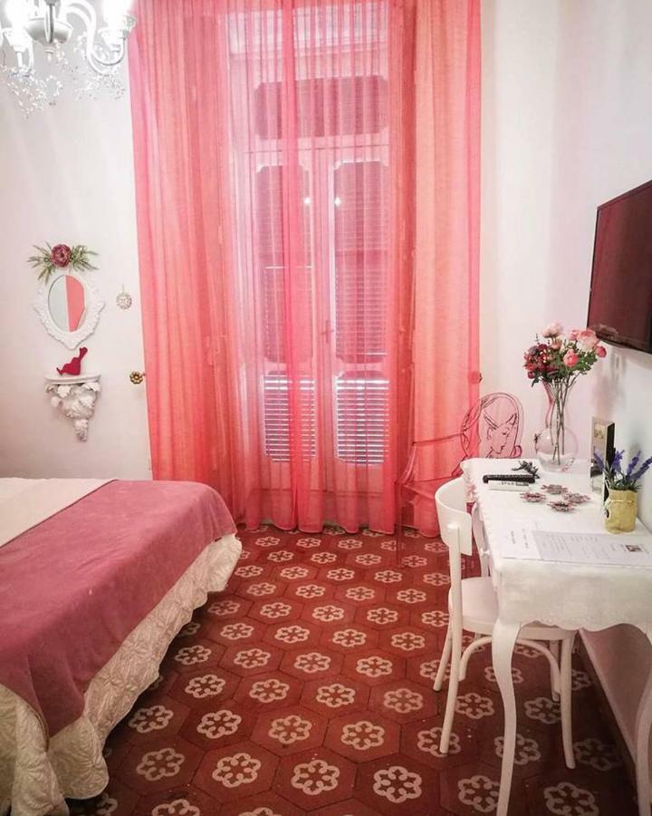 B&B Resta Cu Mme Наполи Екстериор снимка